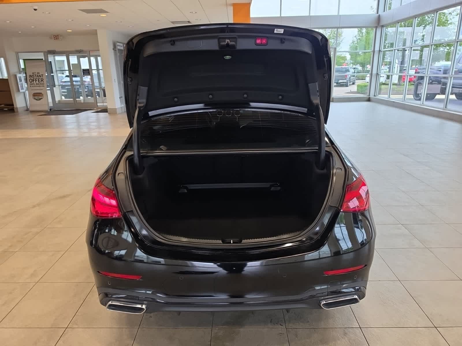 Used 2023 Mercedes-Benz C 300 Sedan image 9