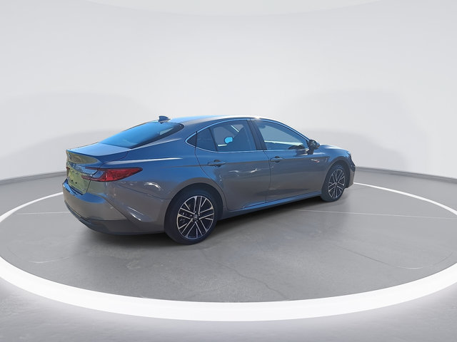 Used 2026 Toyota Camry XLE AWD/4WD image 8