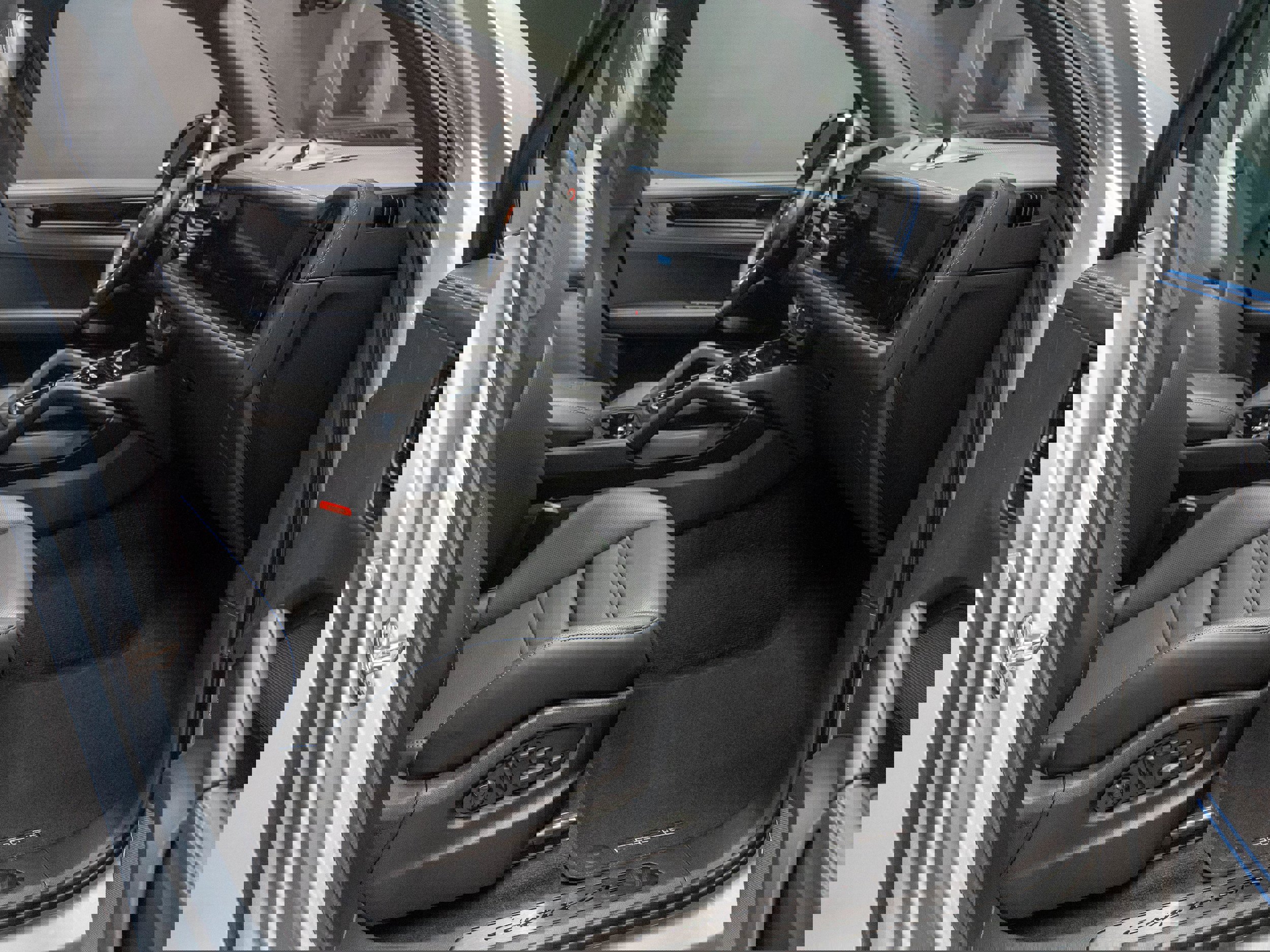 Certified 2025 Porsche Cayenne GTS image 35