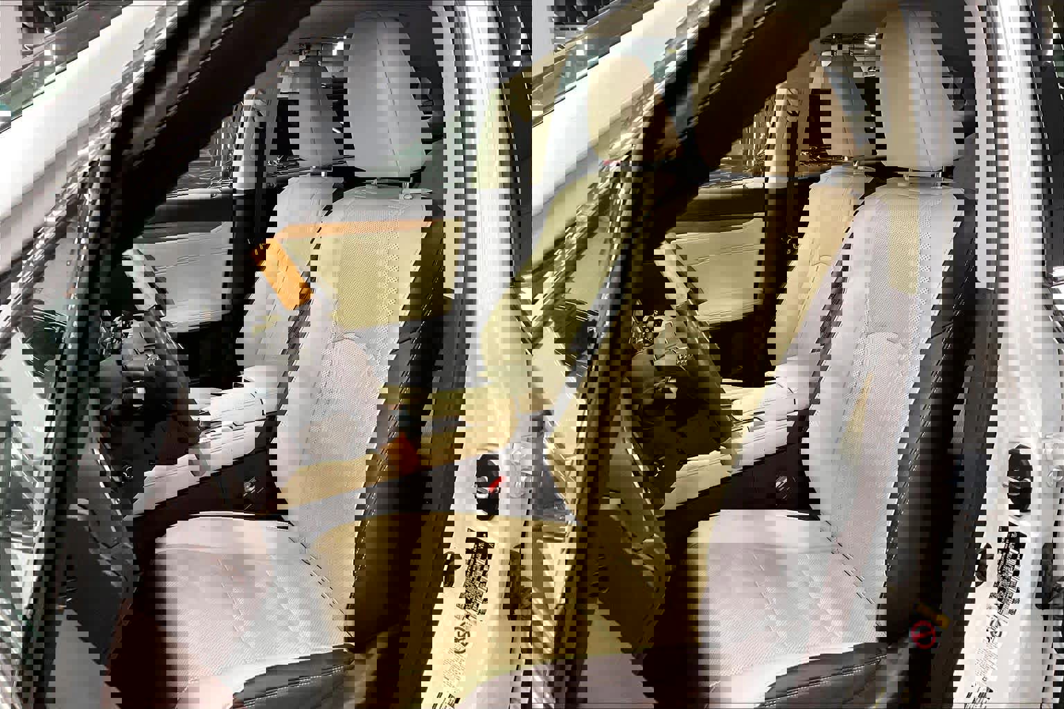 Used 2019 Lexus RX 450h AWD w/ Navigation Package image 7