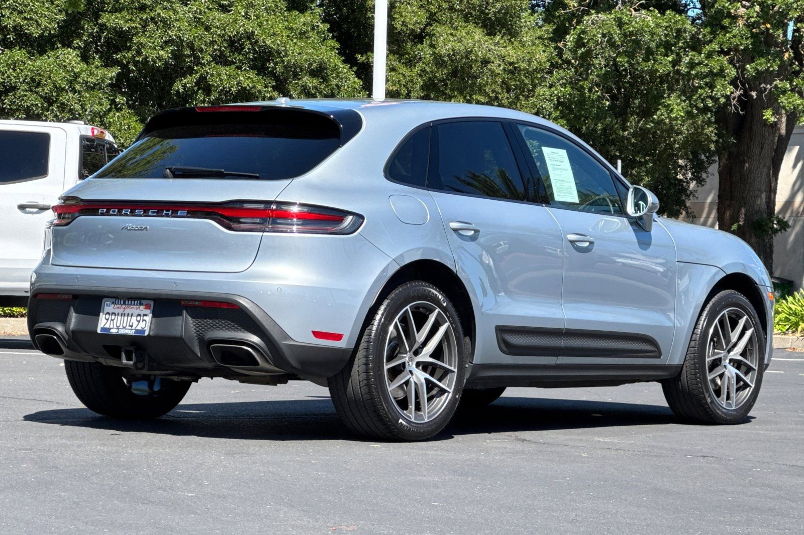 Used 2024 Porsche Macan image 3