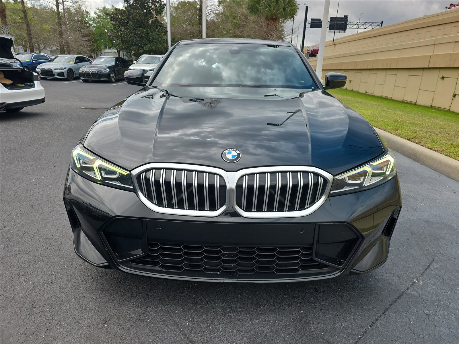 Certified 2023 BMW 330i 330i w/ M Sport Package image 2
