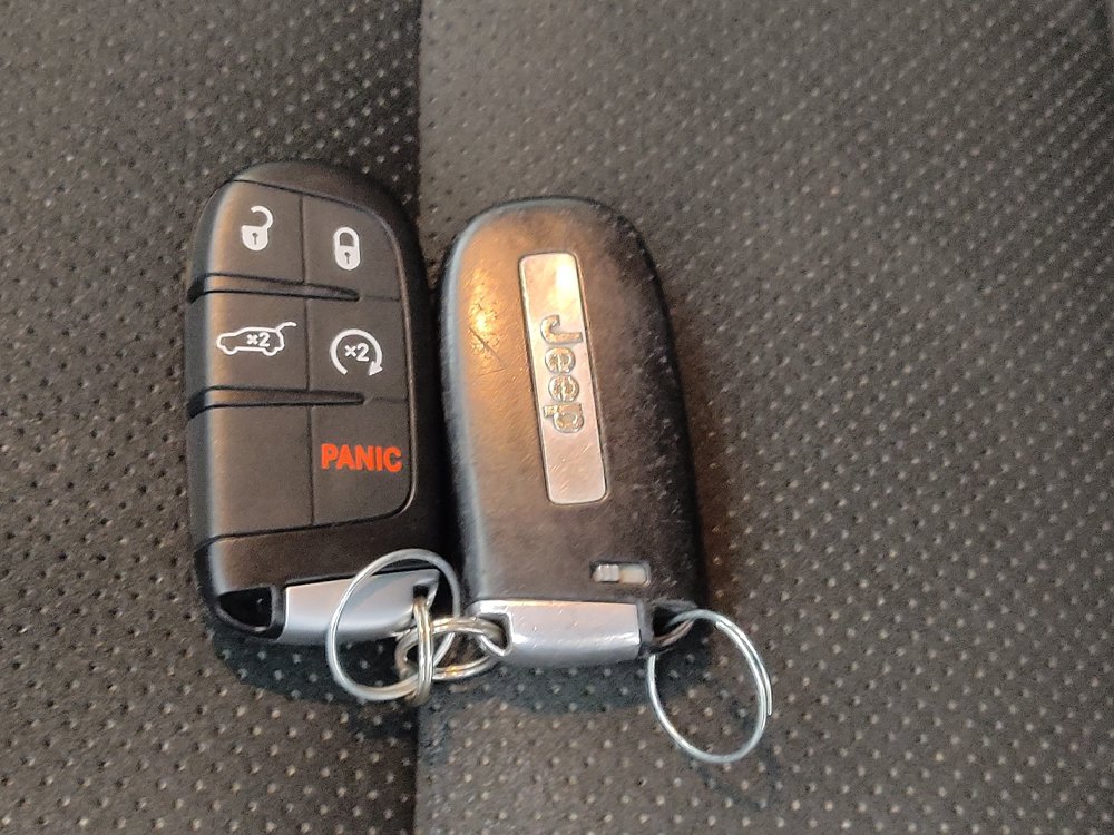 Used 2019 Jeep Grand Cherokee Altitude RWD image 32