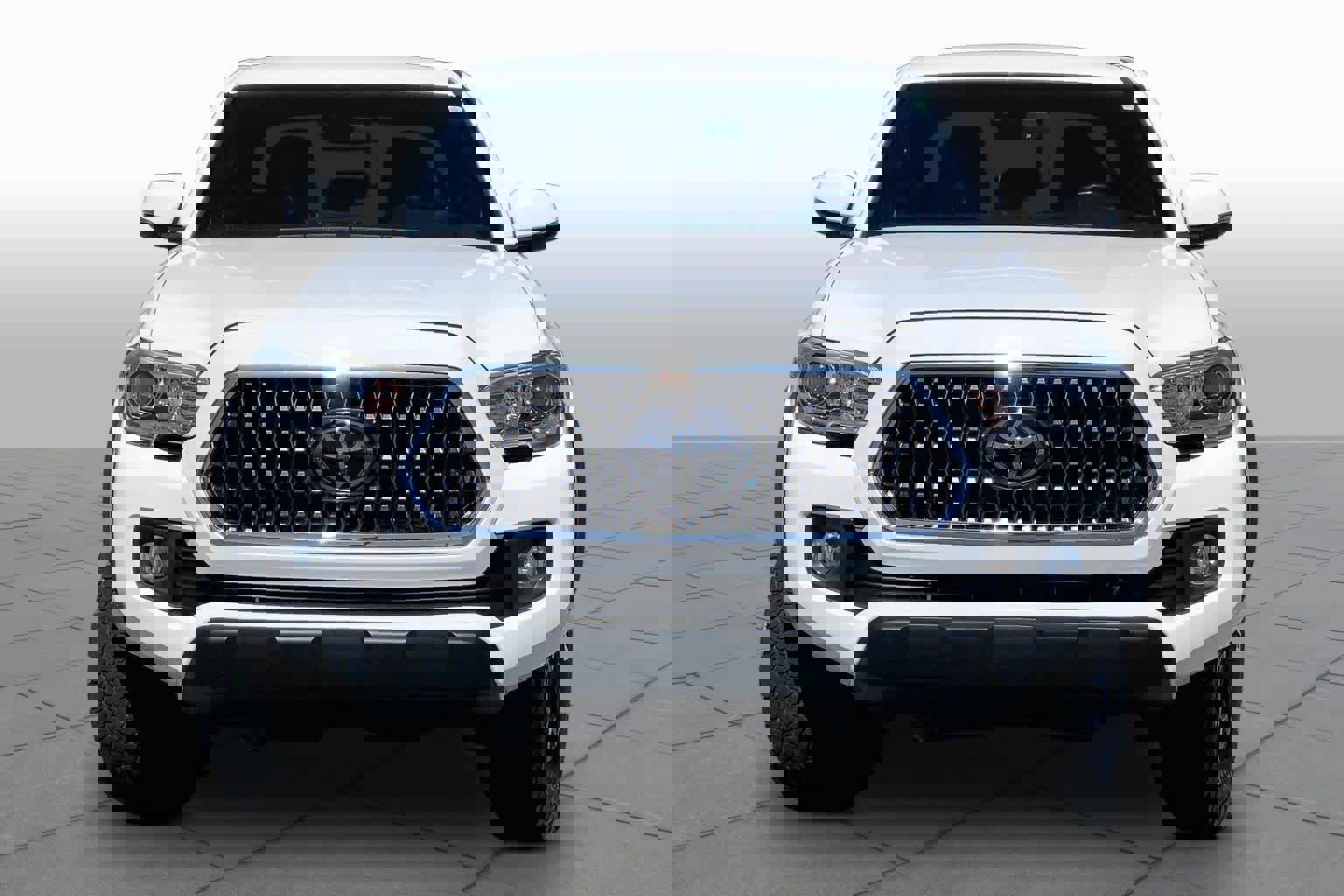 Used 2018 Toyota Tacoma TRD Off-Road image 4