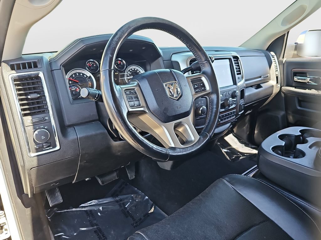 Used 2018 RAM 3500 Laramie w/ Convenience Group AWD/4WD image 9