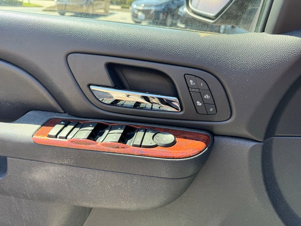 Used 2010 Chevrolet Avalanche LT w/ Luxury Package image 13