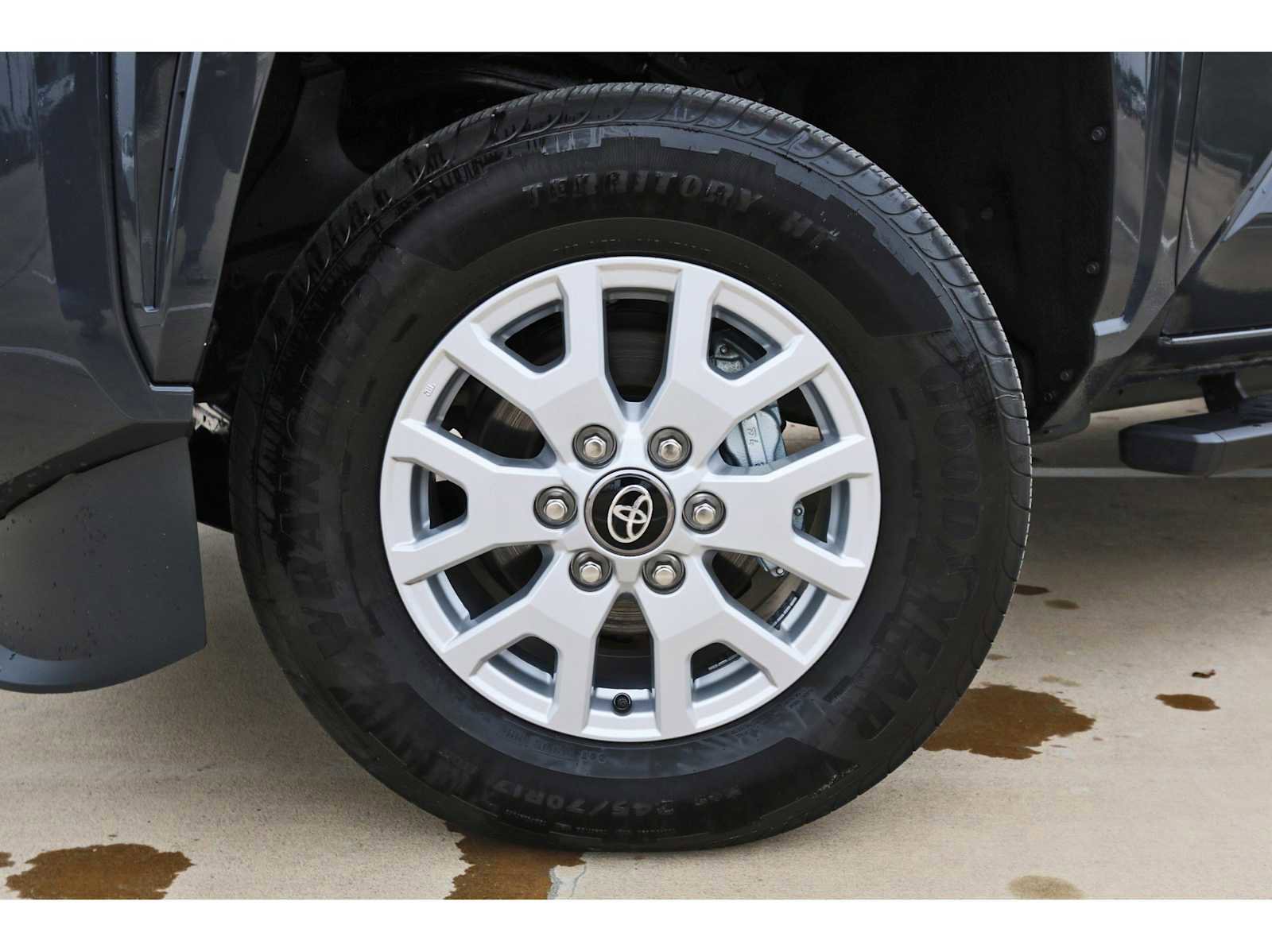 Used 2025 Toyota Tacoma SR image 29