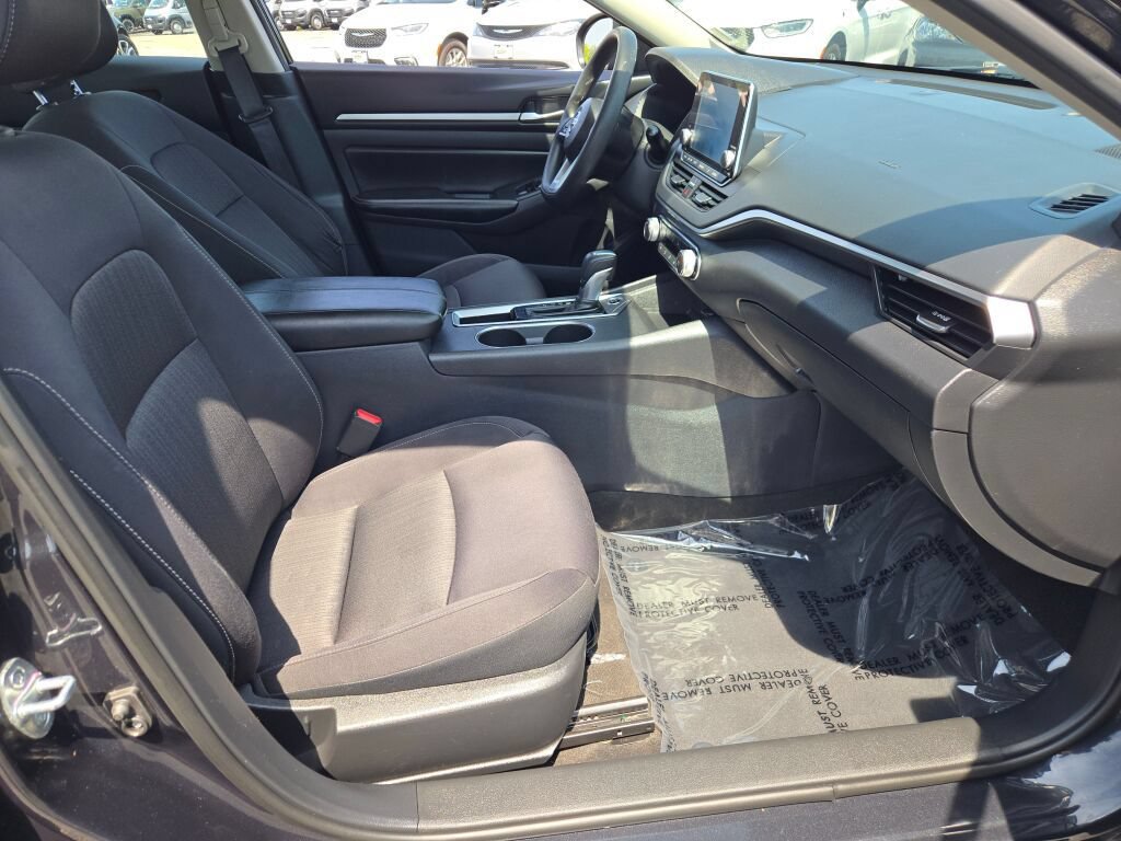 Used 2022 Nissan Altima 2.5 SV FWD image 7