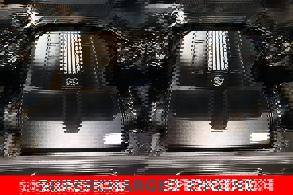 Used 2018 Land Rover Discovery HSE image 17