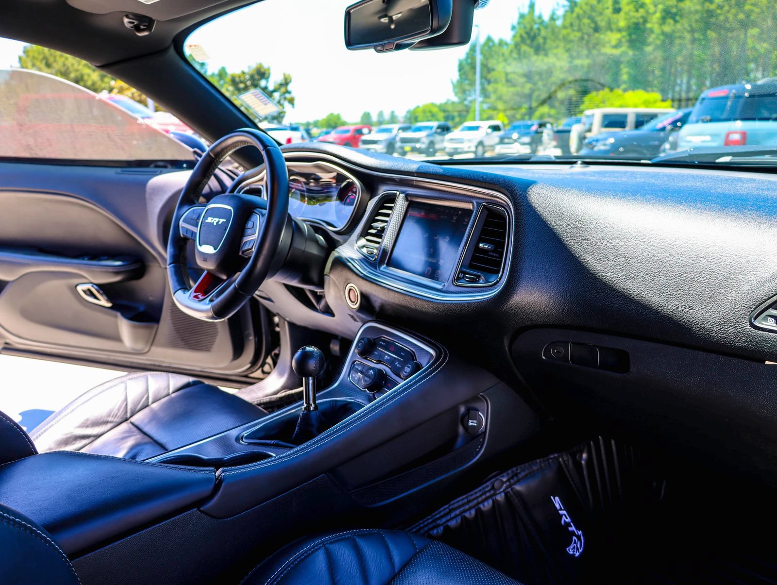 Used 2015 Dodge Challenger SRT Hellcat RWD image 13
