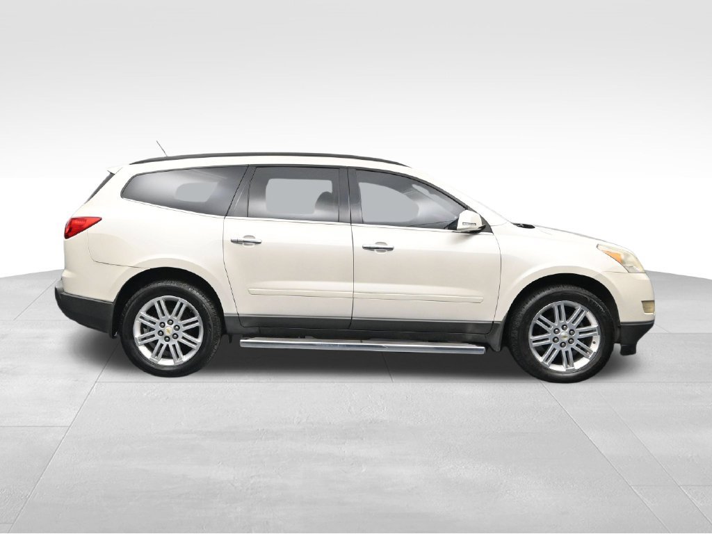 Used 2011 Chevrolet Traverse LT w/ White Premiere Package FWD image 6