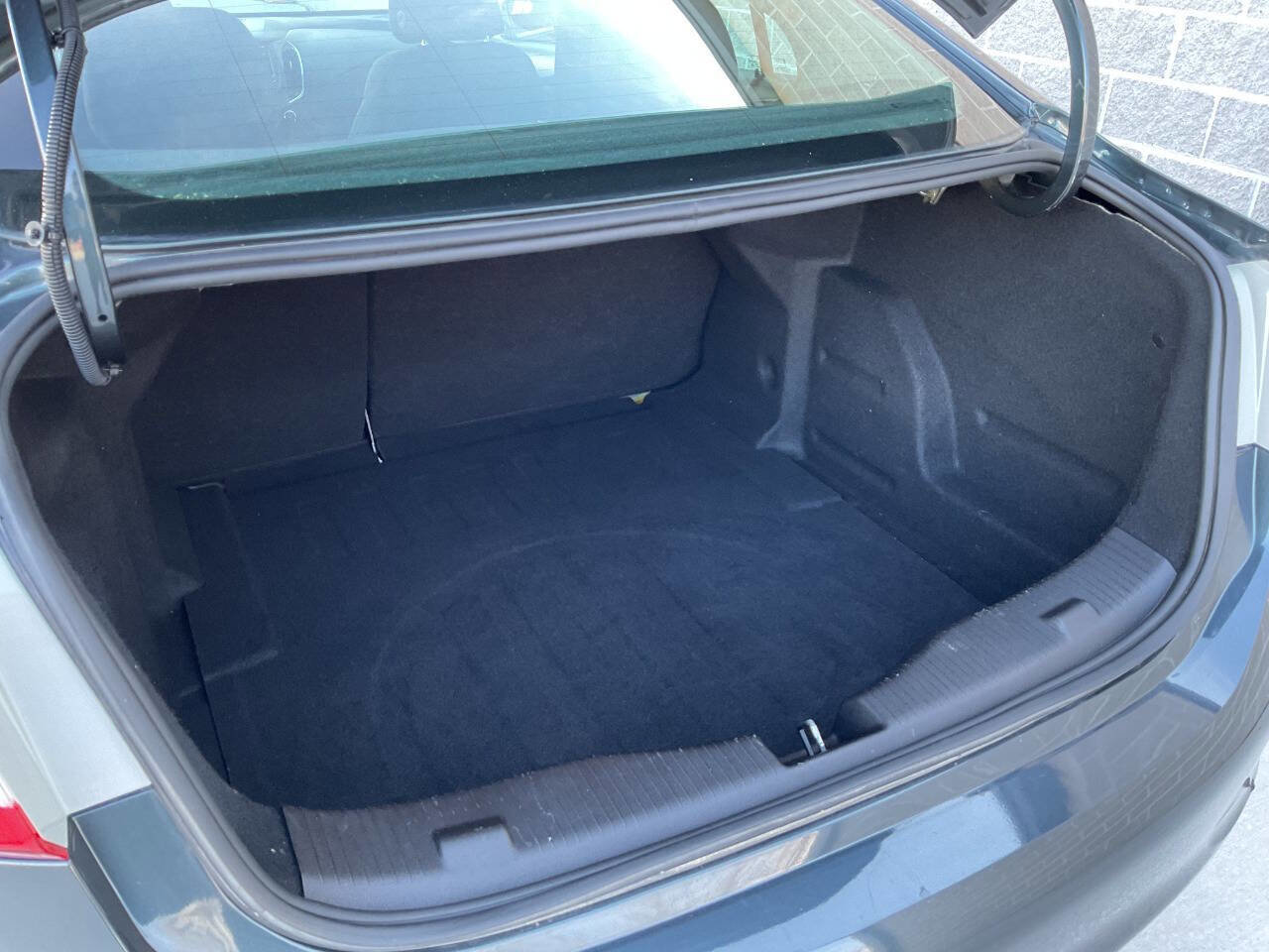 Used 2017 Chevrolet Cruze LT FWD image 30