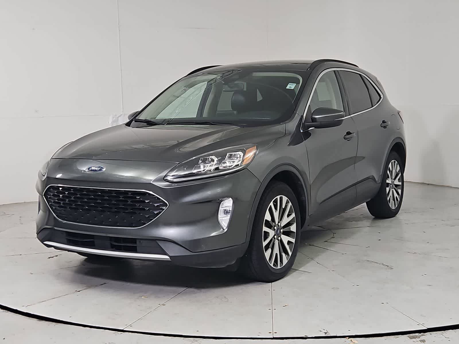 Used 2020 Ford Escape Titanium image 1