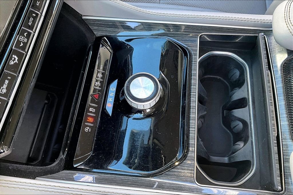 Used 2022 Jeep Wagoneer Series III w/ Flexible Seating Group RWD image 18