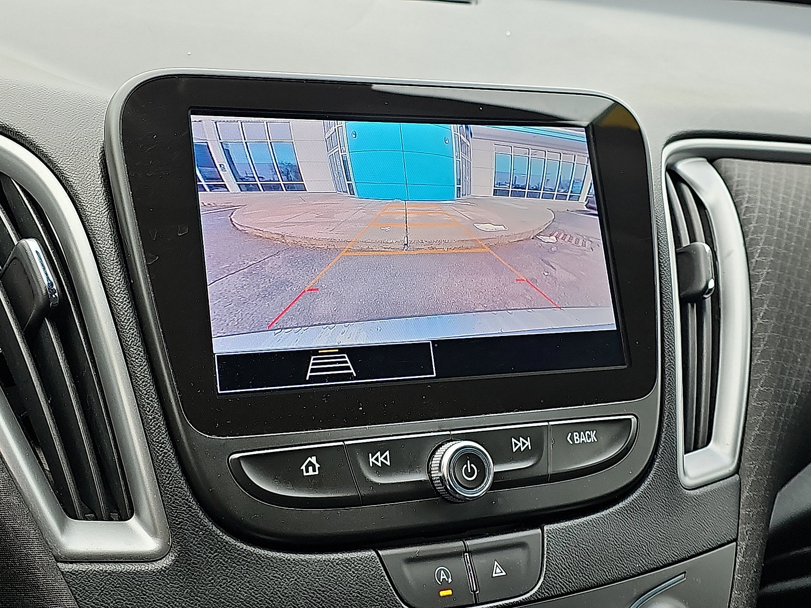 Used 2023 Chevrolet Malibu LT image 17