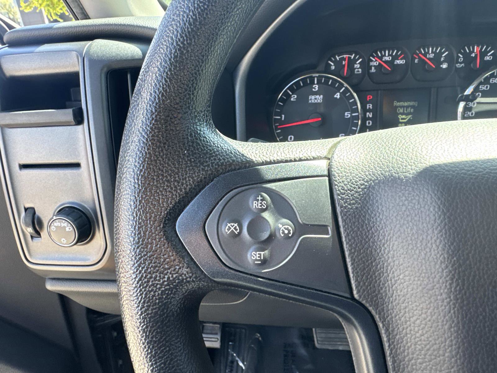 Used 2018 Chevrolet Silverado 1500 Custom w/ Custom Value Package RWD image 18