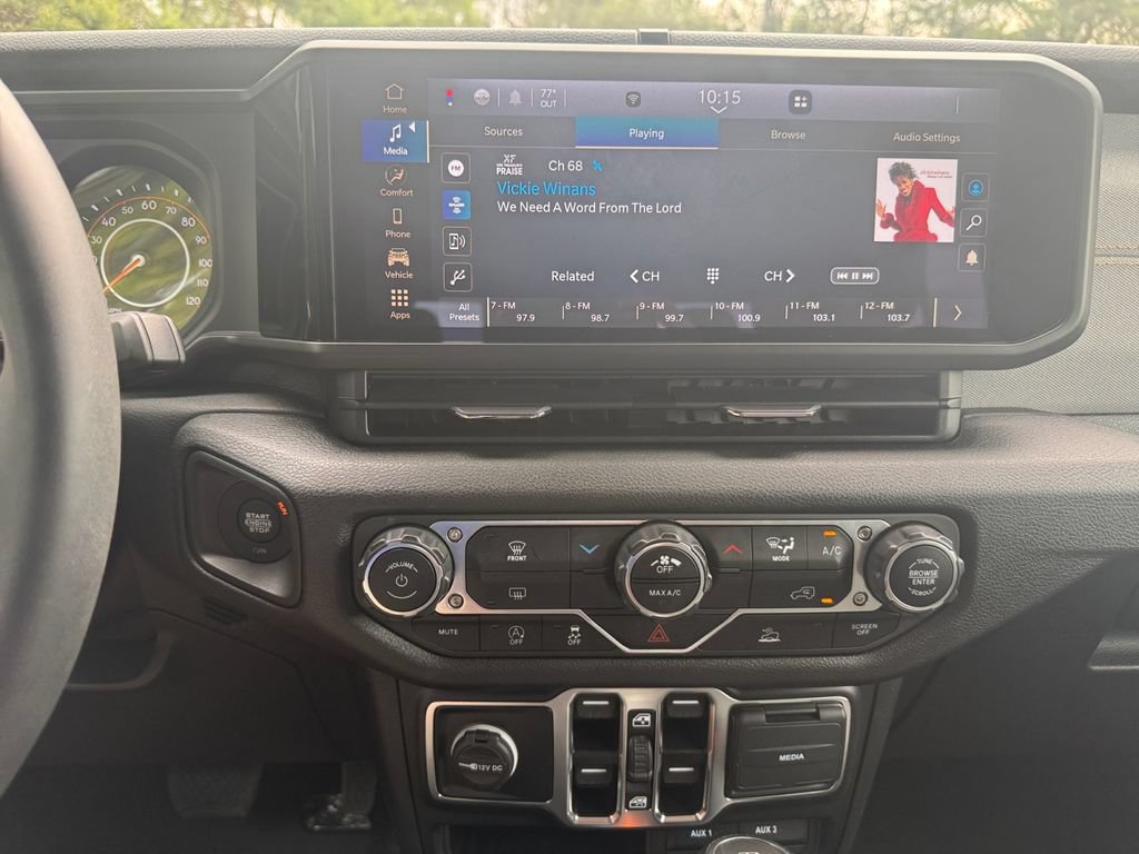 Used 2024 Jeep Gladiator Sport AWD/4WD image 23