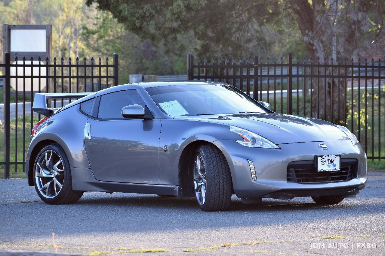 Used 2014 Nissan 370Z Coupe w/ Sport Package RWD image 4