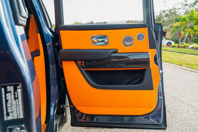 Used 2023 Rolls-Royce Cullinan Black Badge w/ Leather Finishing Pack image 29