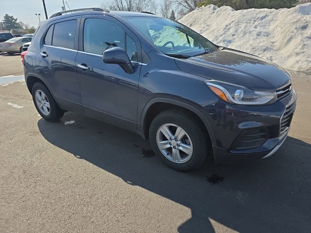 Used 2019 Chevrolet Trax LT w/ LT Convenience Package image 4