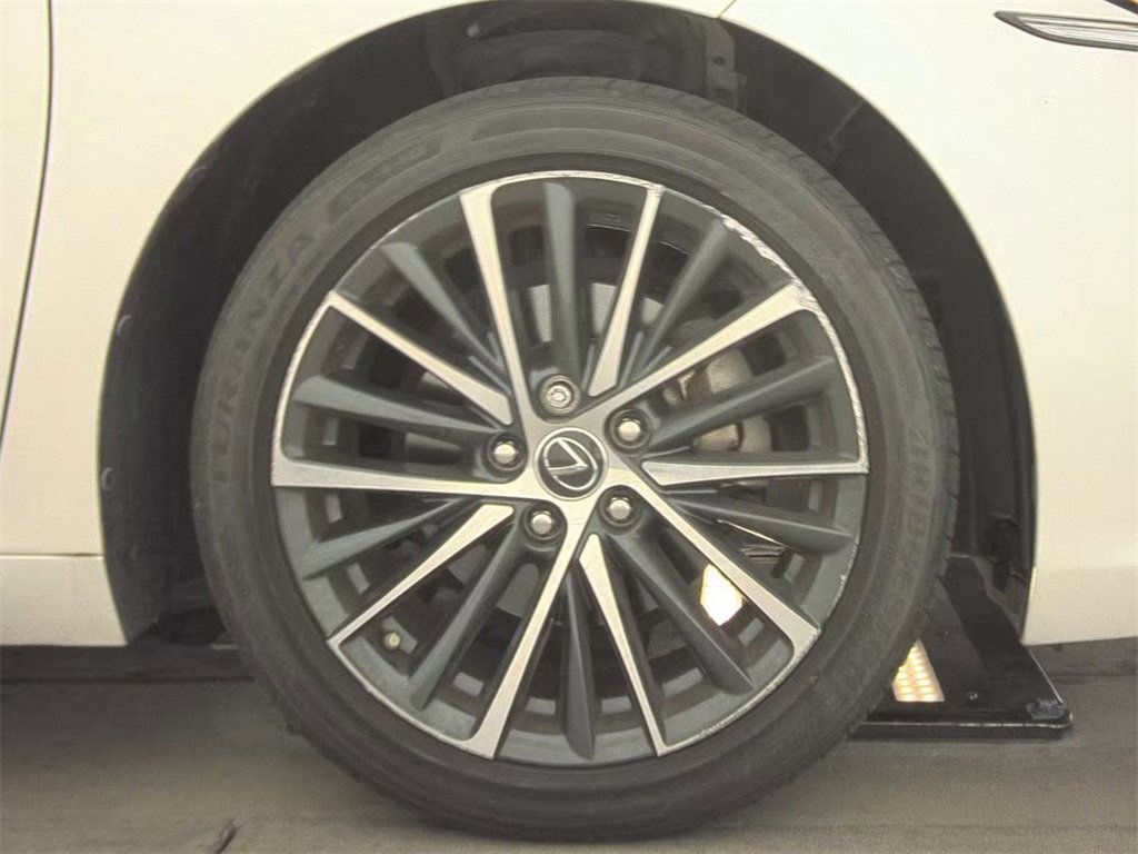 Used 2020 Lexus ES 350 Luxury w/ Accessory Package 2 image 11