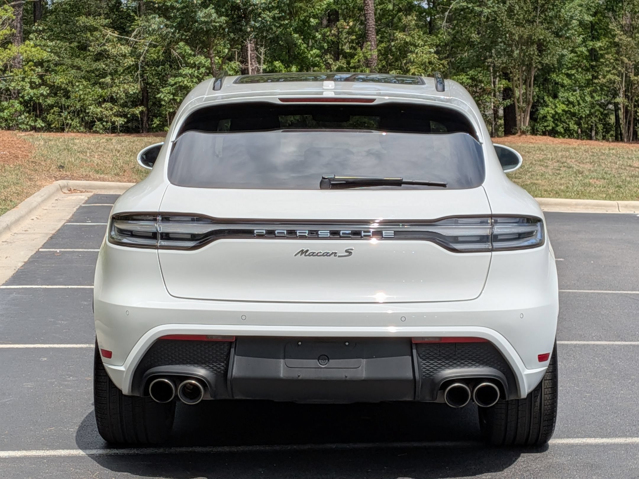 Certified 2024 Porsche Macan S AWD/4WD image 28