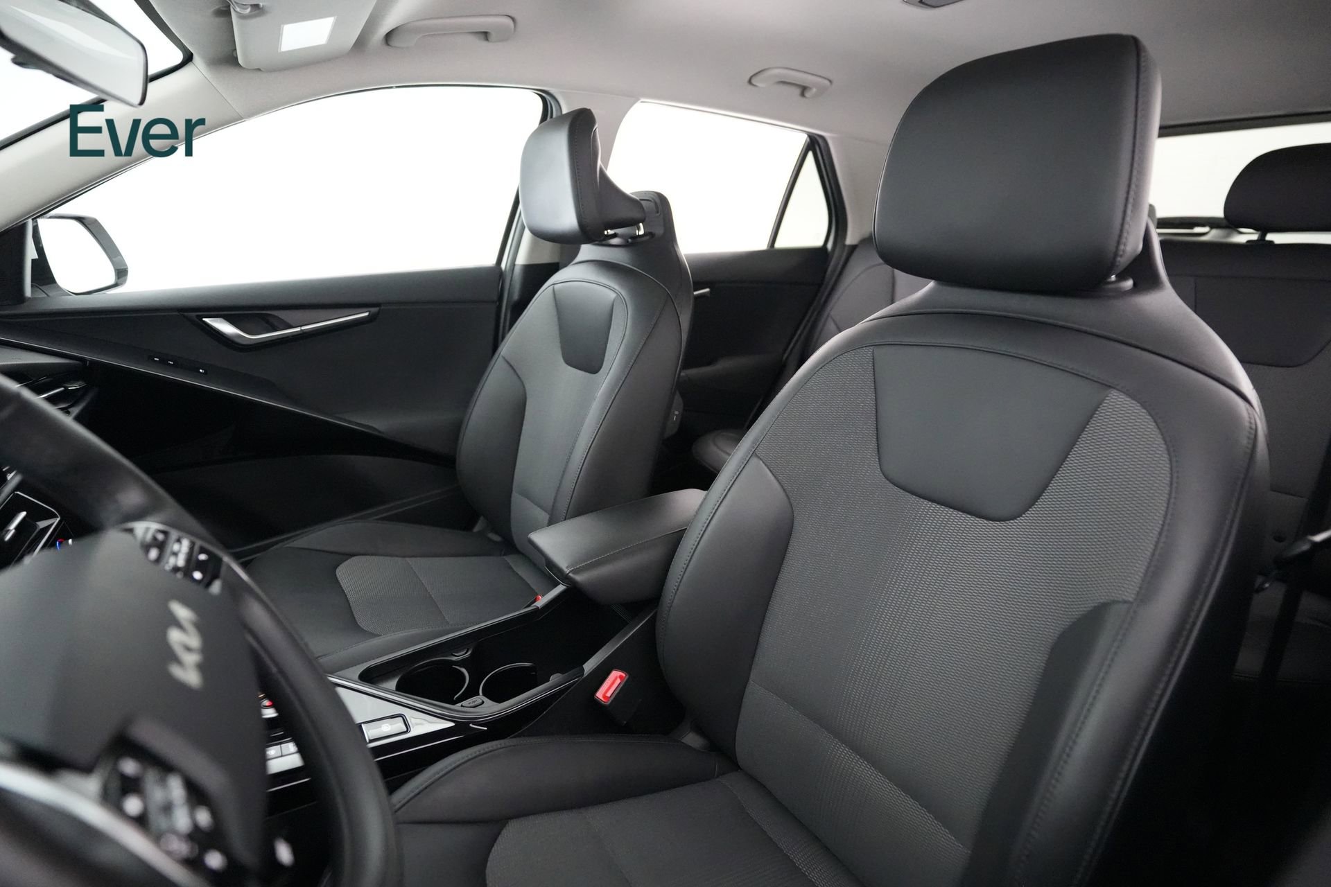 Used 2024 Kia Niro Wind w/ Wind Preserve Package image 4