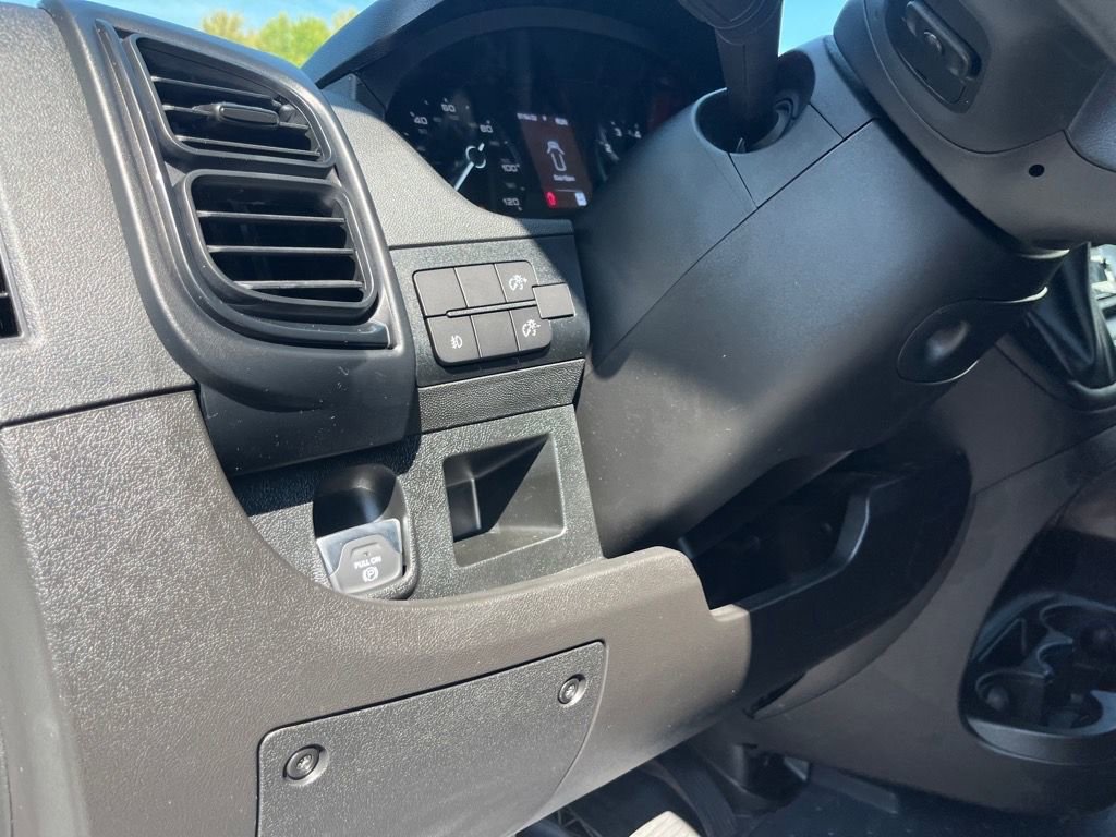 Used 2025 RAM ProMaster 2500 w/ Convenience Group image 11