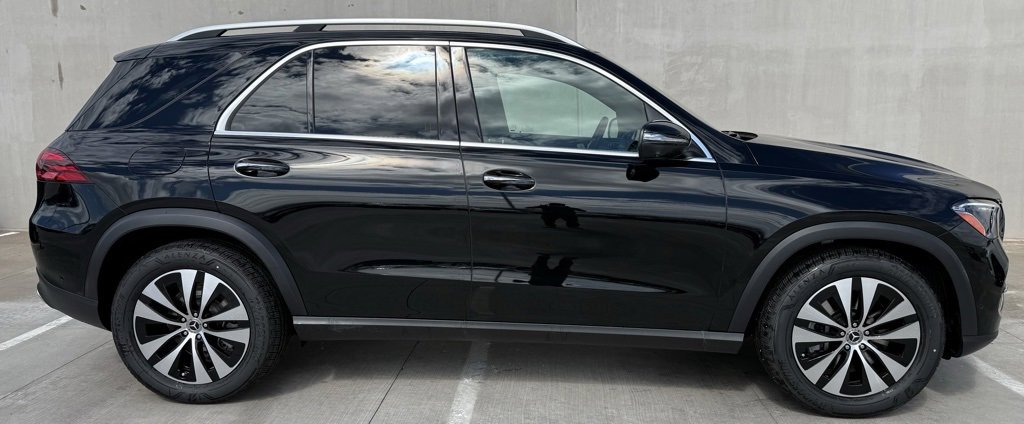 Used 2025 Mercedes-Benz GLE 450e 4MATIC image 3