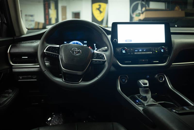 Used 2026 Toyota Grand Highlander AWD image 19