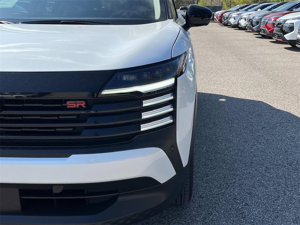 New 2025 Nissan Kicks SR image 11