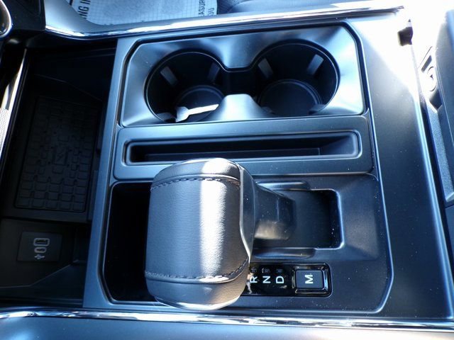 New 2026 Ford F150 Lariat w/ Equipment Group 502A High image 31