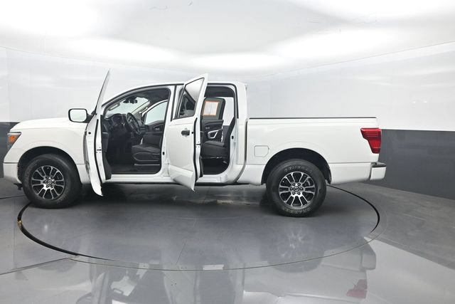 Used 2022 Nissan Titan SV AWD/4WD image 43