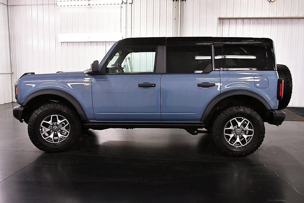 Used 2025 Ford Bronco Badlands image 4