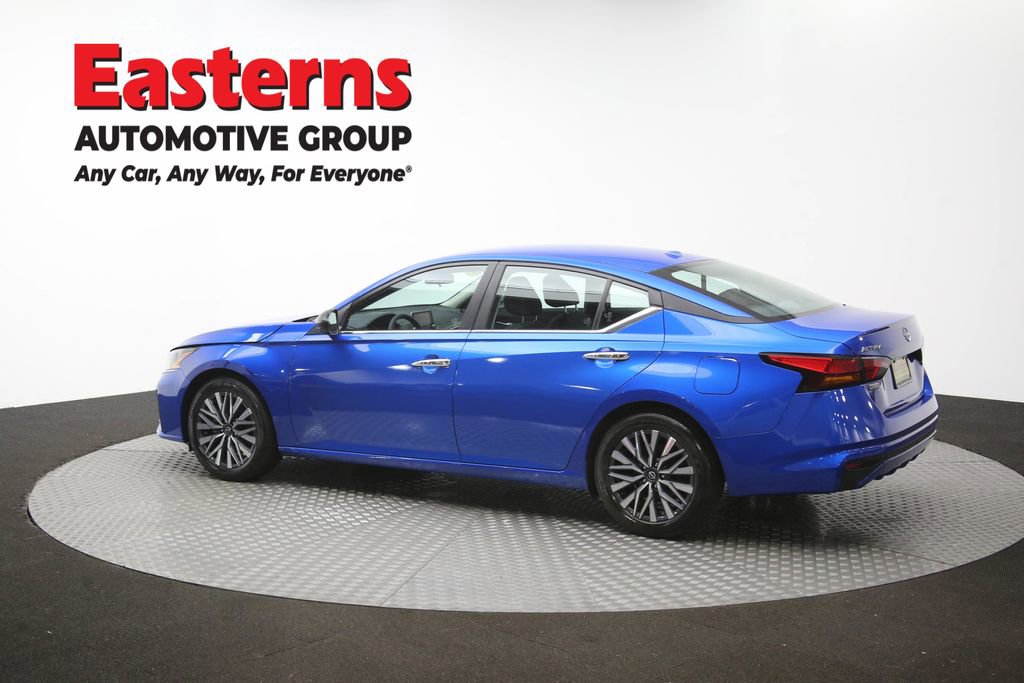 Used 2025 Nissan Altima 2.5 SV FWD image 61
