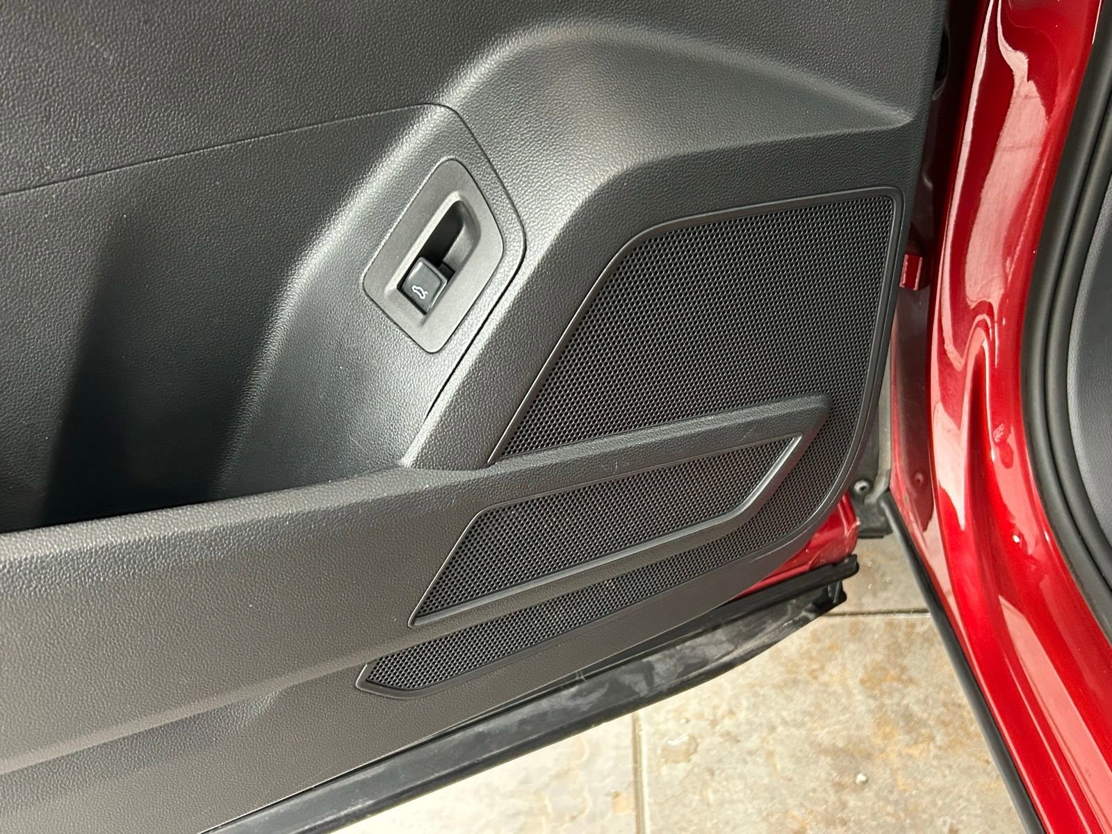 Used 2023 Volkswagen Atlas SE image 25