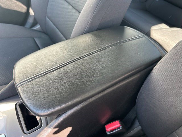 Used 2017 Chevrolet Malibu LT FWD image 32