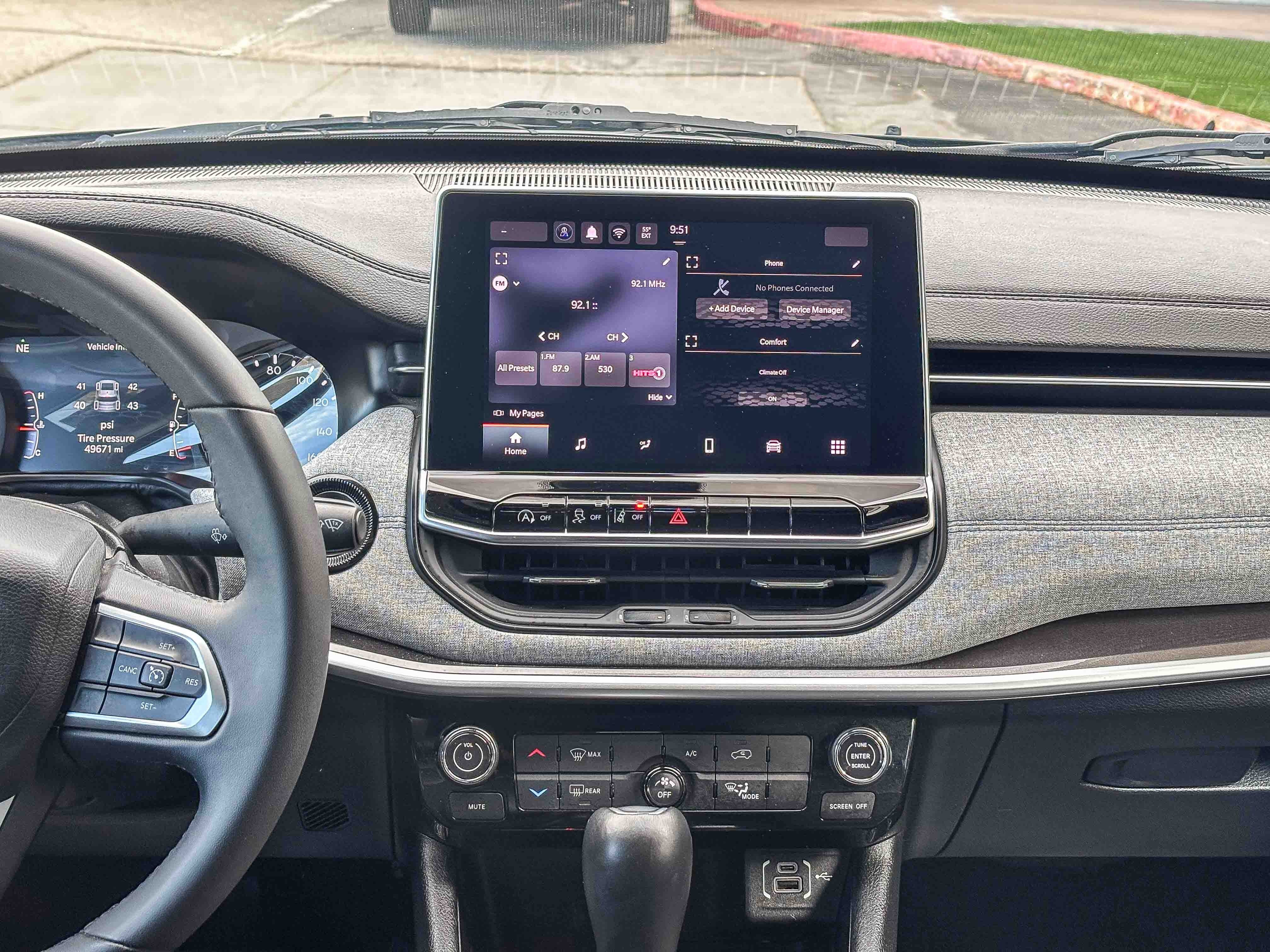 Used 2024 Jeep Compass Latitude image 16