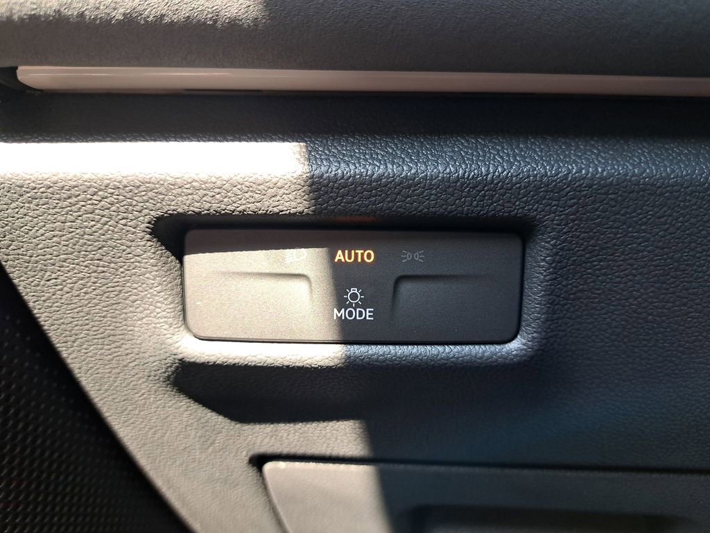 New 2025 Volkswagen Tiguan SE R-Line AWD/4WD image 25