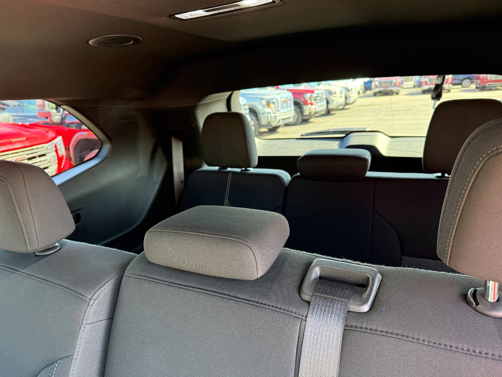 Used 2025 GMC Acadia Elevation image 17