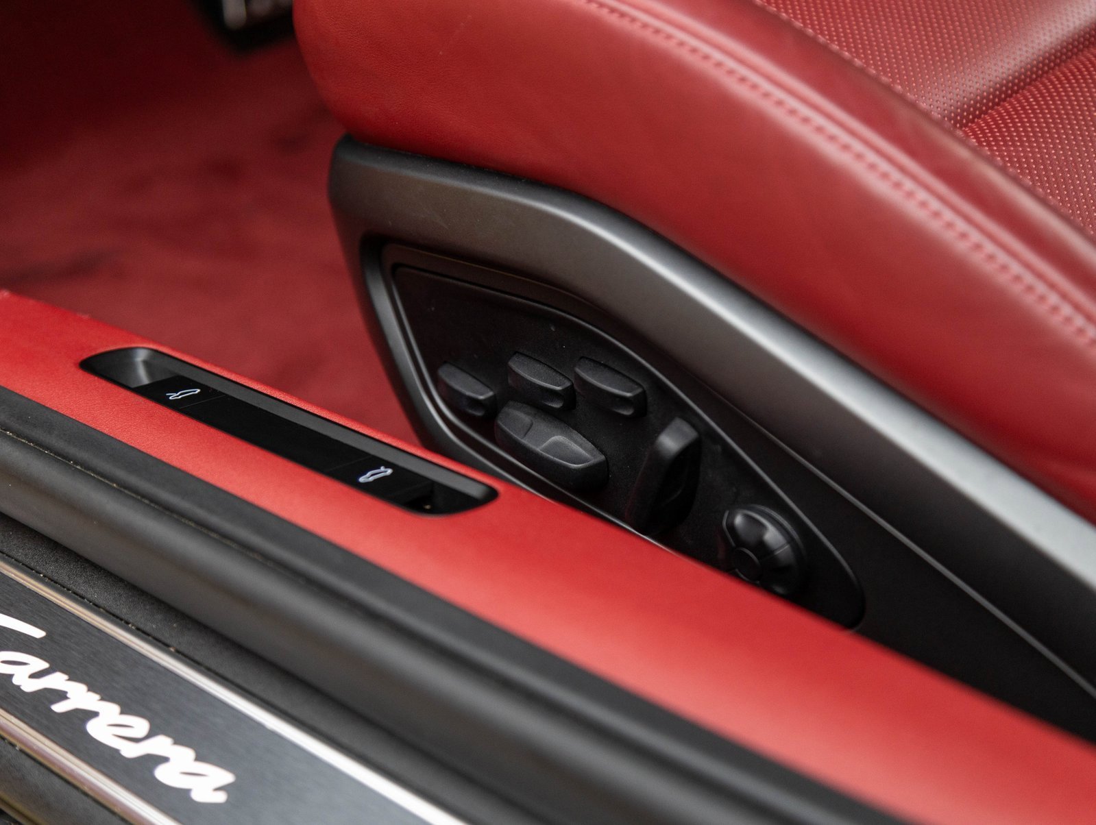 Used 2023 Porsche 911 Carrera image 22