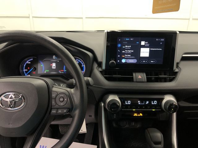 Used 2023 Toyota RAV4 LE AWD/4WD image 19
