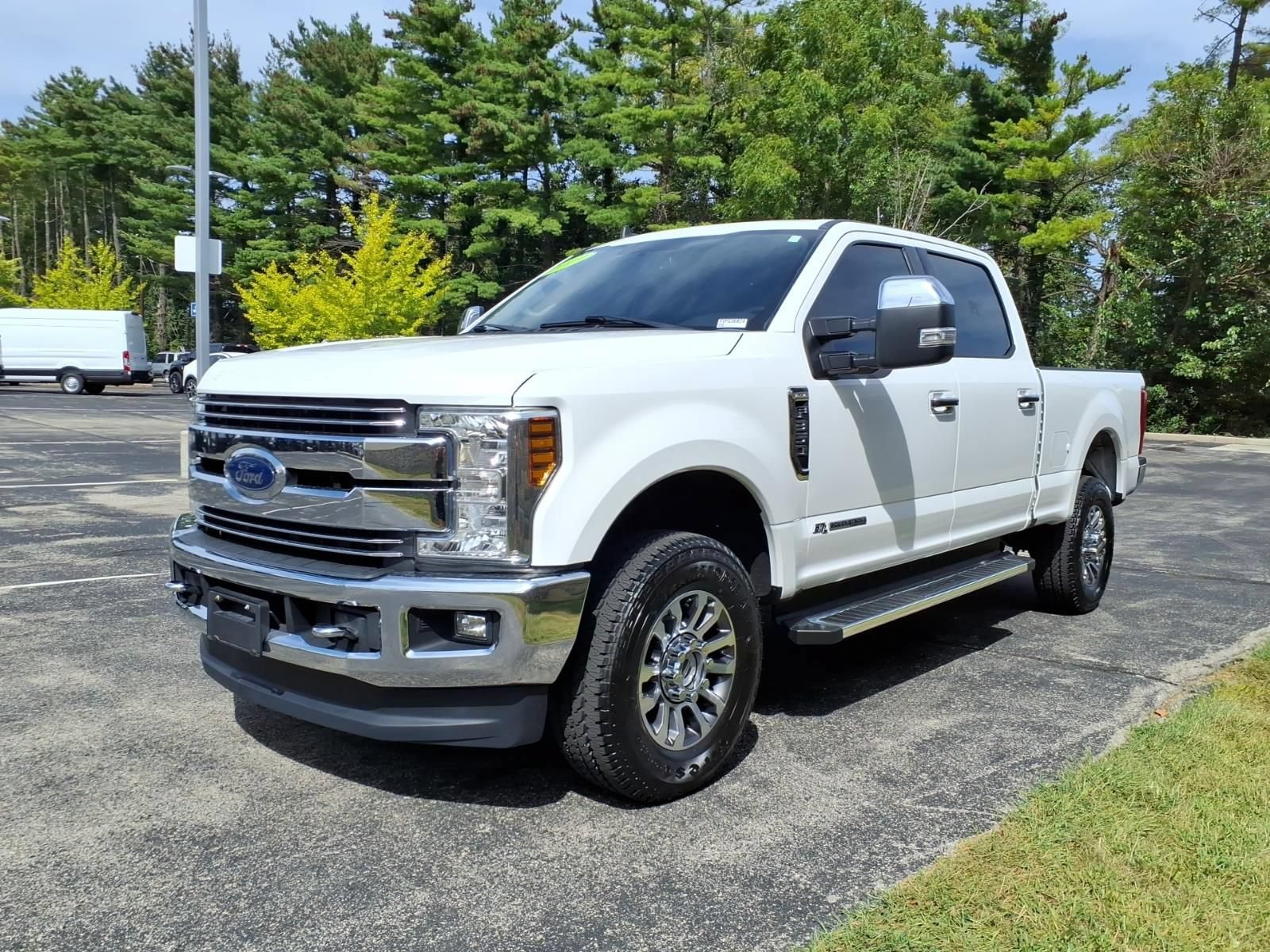 Used 2019 Ford F350 Lariat w/ Chrome Package AWD/4WD image 4