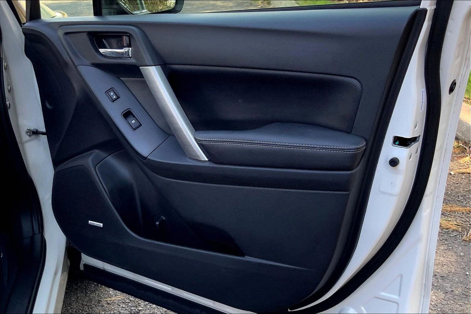 Used 2015 Subaru Forester 2.0XT Touring w/ Eyesight & Navigation System image 17