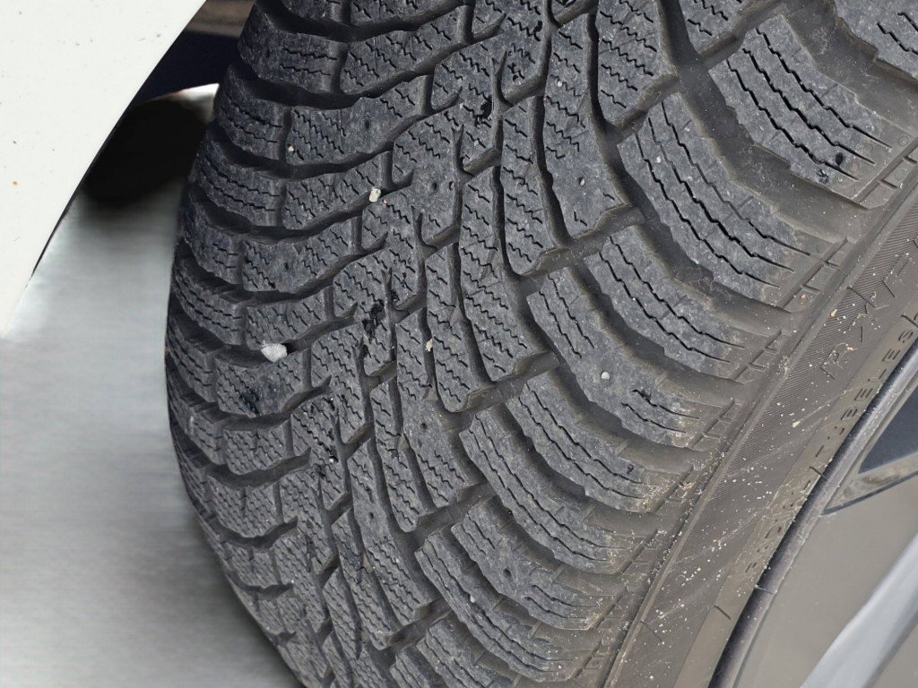 Used 2023 Tesla Model 3 Standard Range image 18