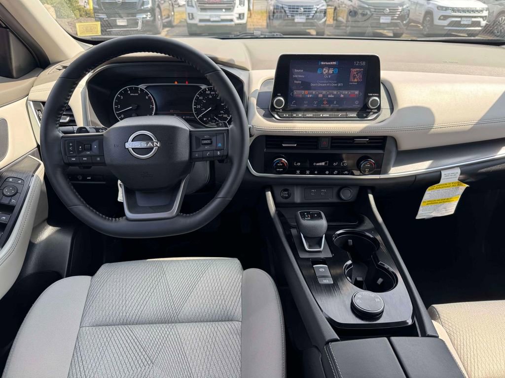 Certified 2025 Nissan Rogue SV image 18