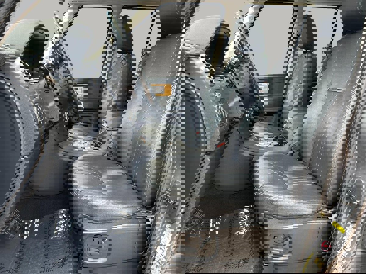 Used 2016 Land Rover LR4 image 13