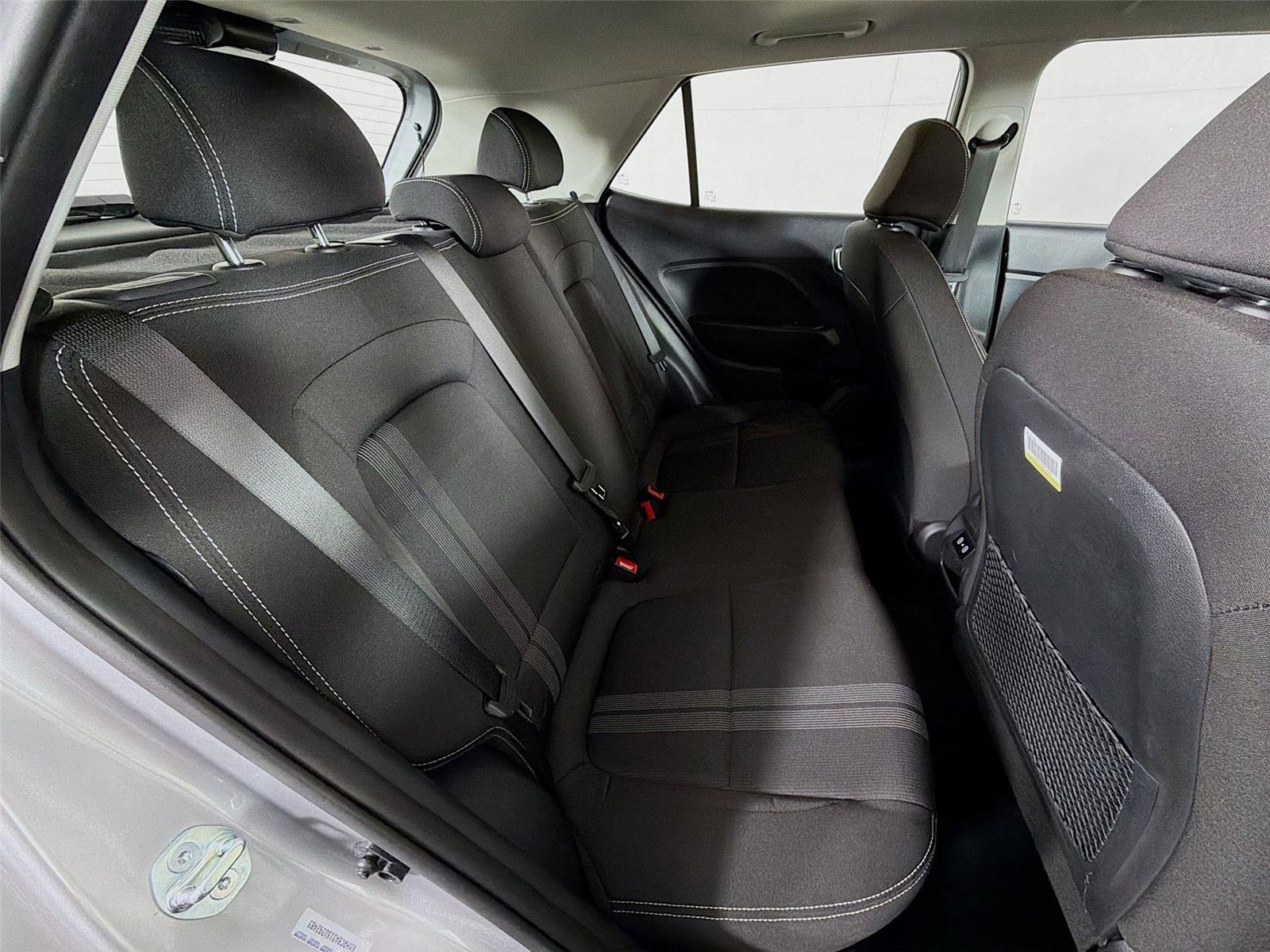 Used 2025 Hyundai Venue SEL FWD image 25