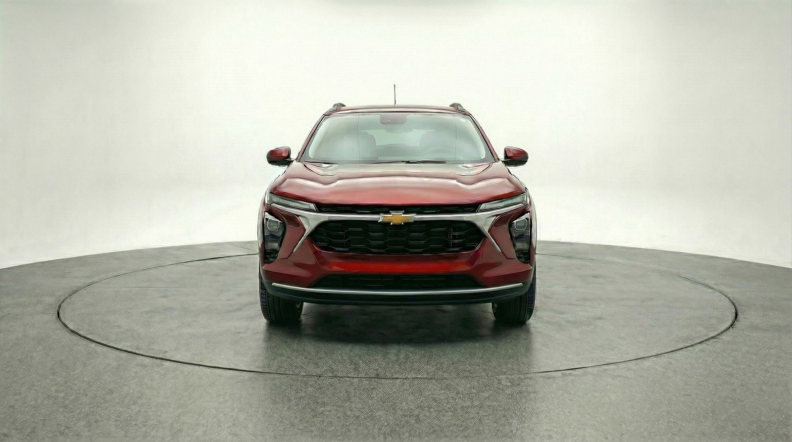 Used 2025 Chevrolet Trax LT FWD image 2