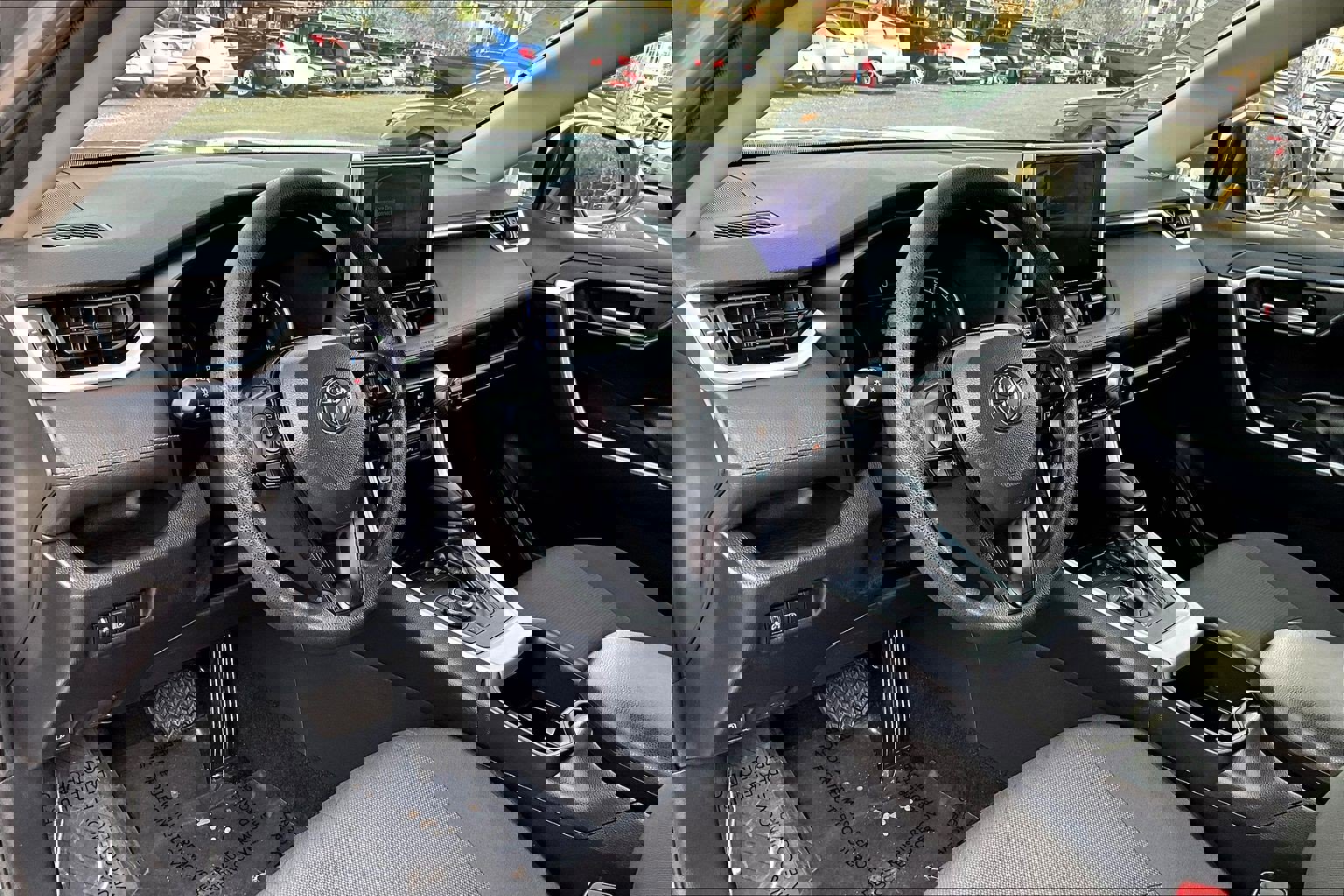 Used 2025 Toyota RAV4 XLE image 13